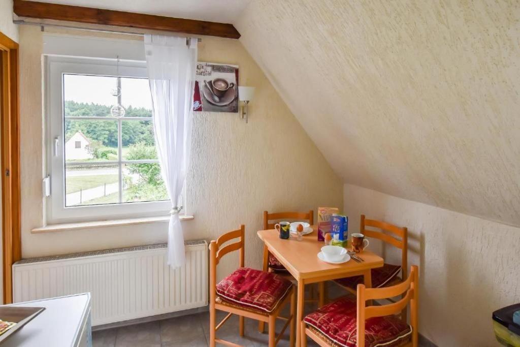Ferienwohnung Karnitz Im Herzen Von Ruegen Exterior foto